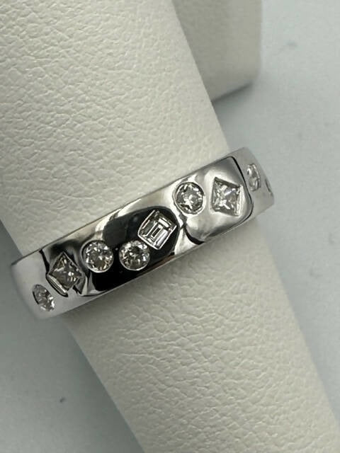 C.B.E. INC | RINGS FANCY DIAMOND SET BAND