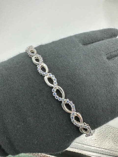 C.B.E. INC | BRACELETS INFINITY SAPPHIRE BRACELET