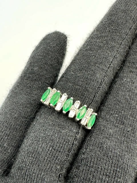 C.B.E. INC | RINGS VINTAGE DIAMOND & EMERALD RING