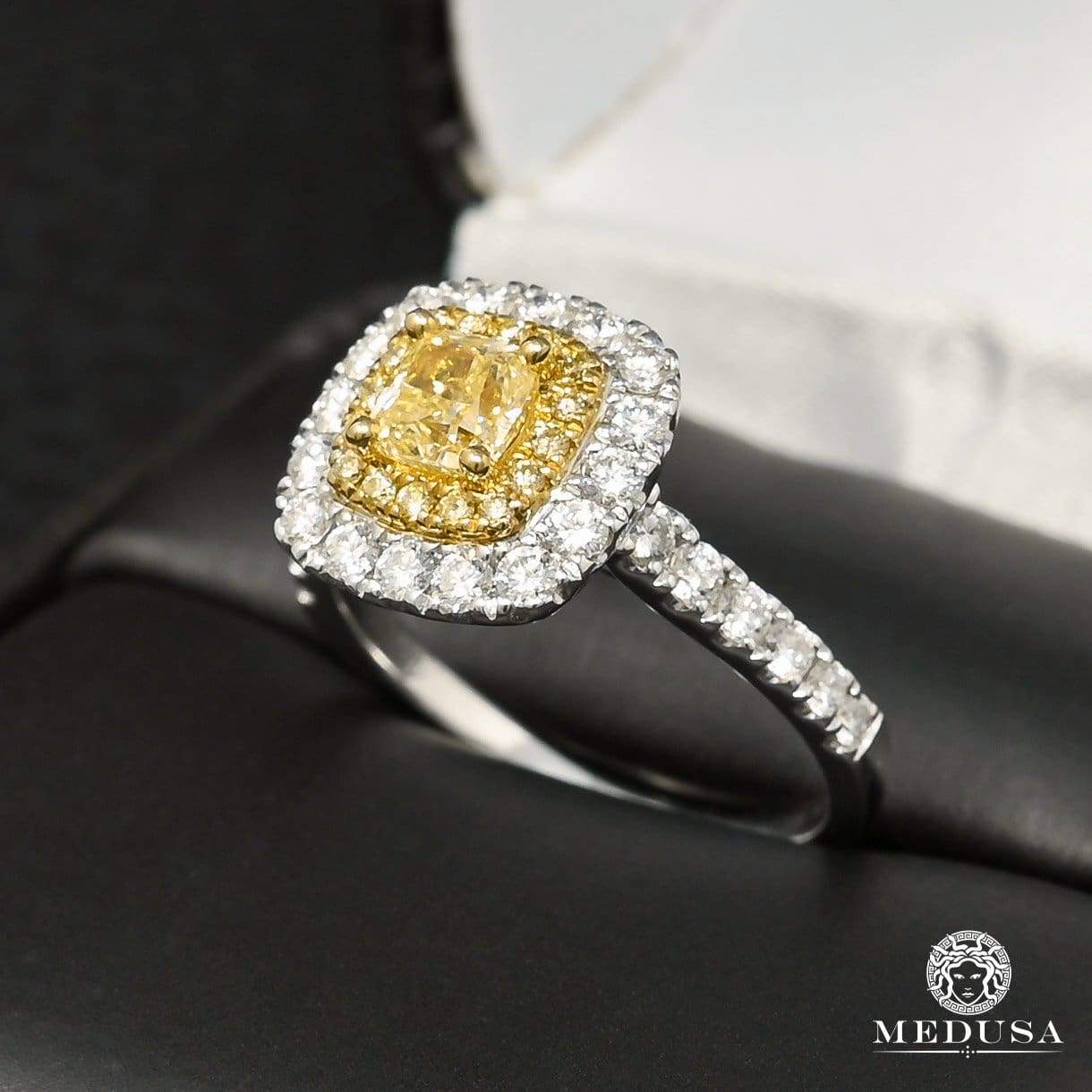 Bague à Diamants en Or 18K | Bague Fiançaille Trinity D6 - Bague Solitaire 60PT Yellow Canary Or Blanc